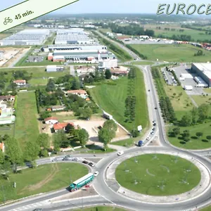 https://le-cosy-eurocentre-terrasse-parking-wifi-24-24.midi-pyreneeshotels.com