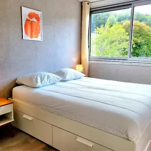 F2 Lumineux Avec Vue- Puy-de-dome A 10 Min - Parking Gratuit Appartement